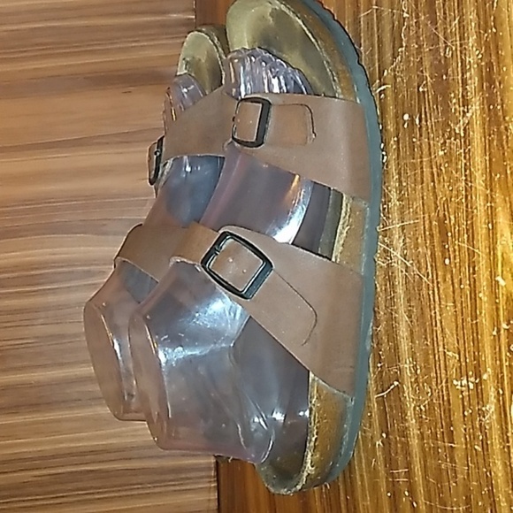 Birkenstock 9 to 9.5 sandals - Picture 3 of 8